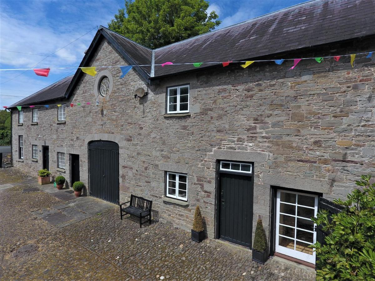 Glanhenwye Courtyard Cottages Glasbury Luaran gambar