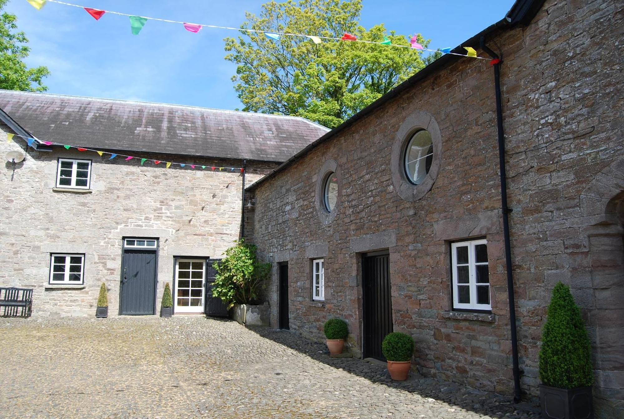 Glanhenwye Courtyard Cottages Glasbury Luaran gambar
